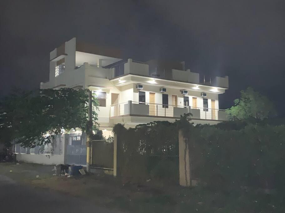 Lee'S Apartment 杜马格特 外观 照片
