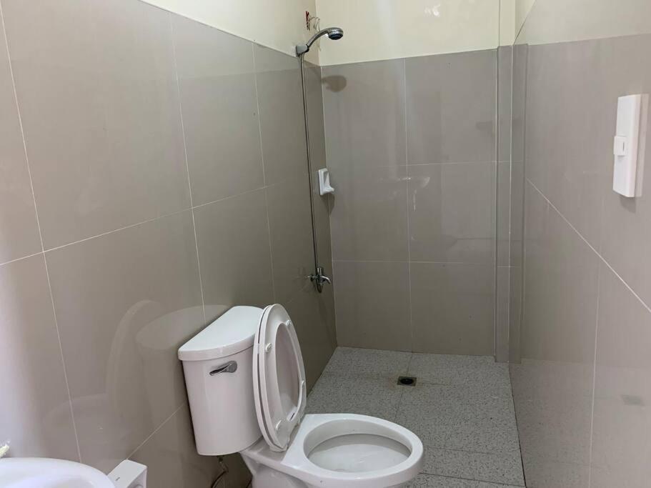 Lee'S Apartment 杜马格特 外观 照片
